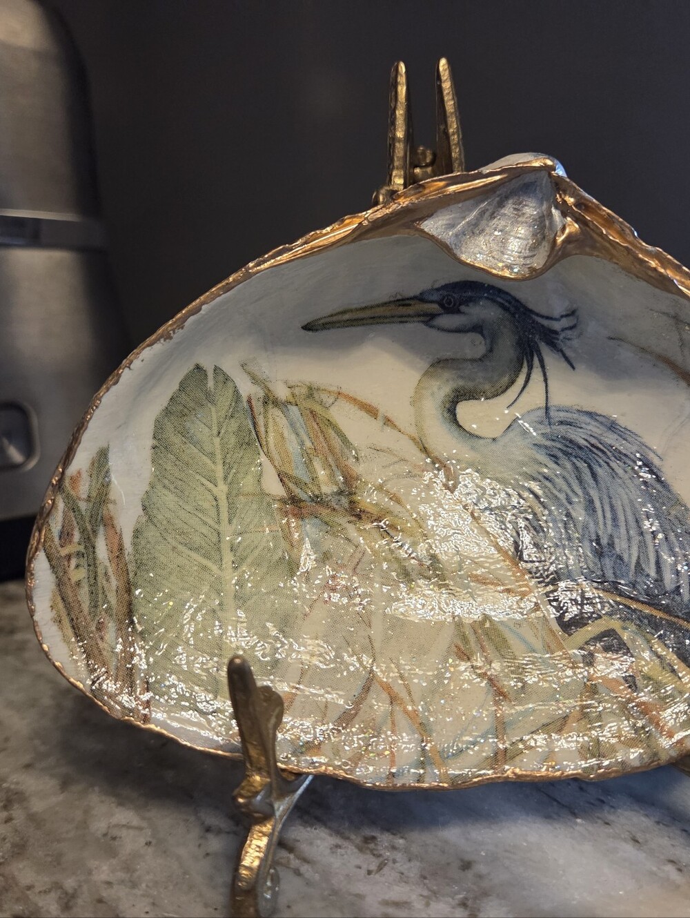 Handcrafted Large Clam Heron Design Shell - Picture 5 of 5